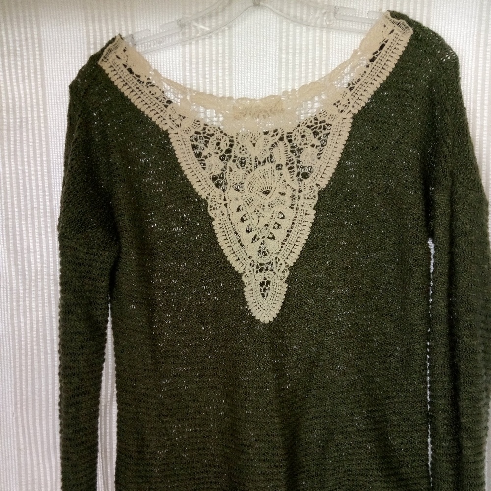 Light weigh sweater